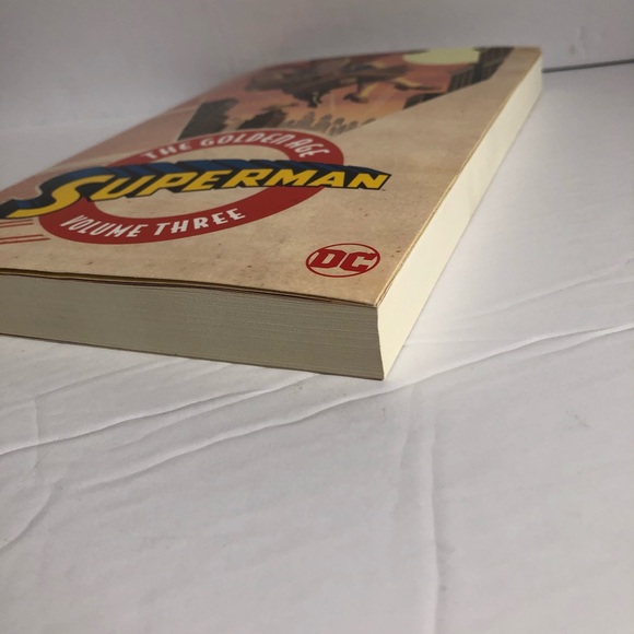 DC Comics SuperMan: The Golden Age Vol. Three Mint - Picture 4 of 5